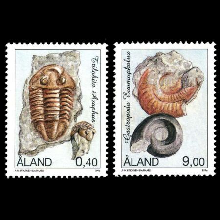 Trilobite and Gastropode fossils on stamps of Aland 1996
