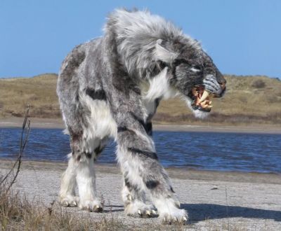 Homotherium life-size model created by the Dutch sculptor Remie Bakker in 2006