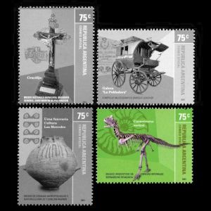 Dinosaur skeleton on stamp of Argentina 2001