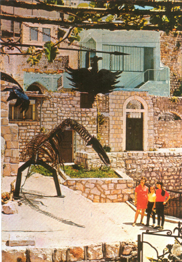 Dinosaur sculpture  in old city of Zefat