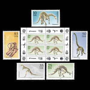 Dinosaur's fossil of Natural History Museum of Humbolt University in Berlin on stamp of Germany GDR/DDR 1990